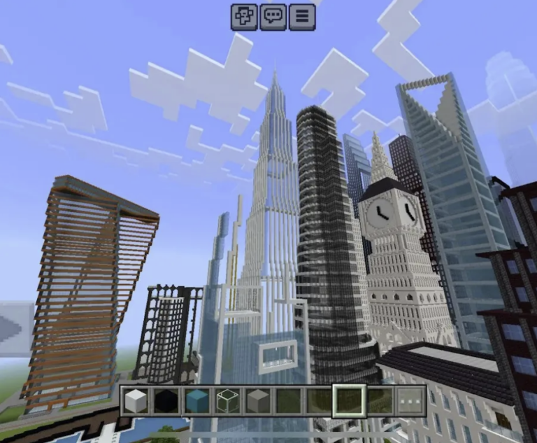 Mobile Minecraft Mastery: Player Forges Sprawling City in MCPE